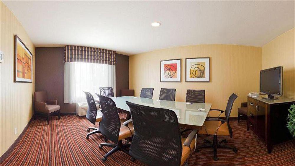 Holiday Inn Express Hotel & Suites Belmont By Ihg Екстериор снимка
