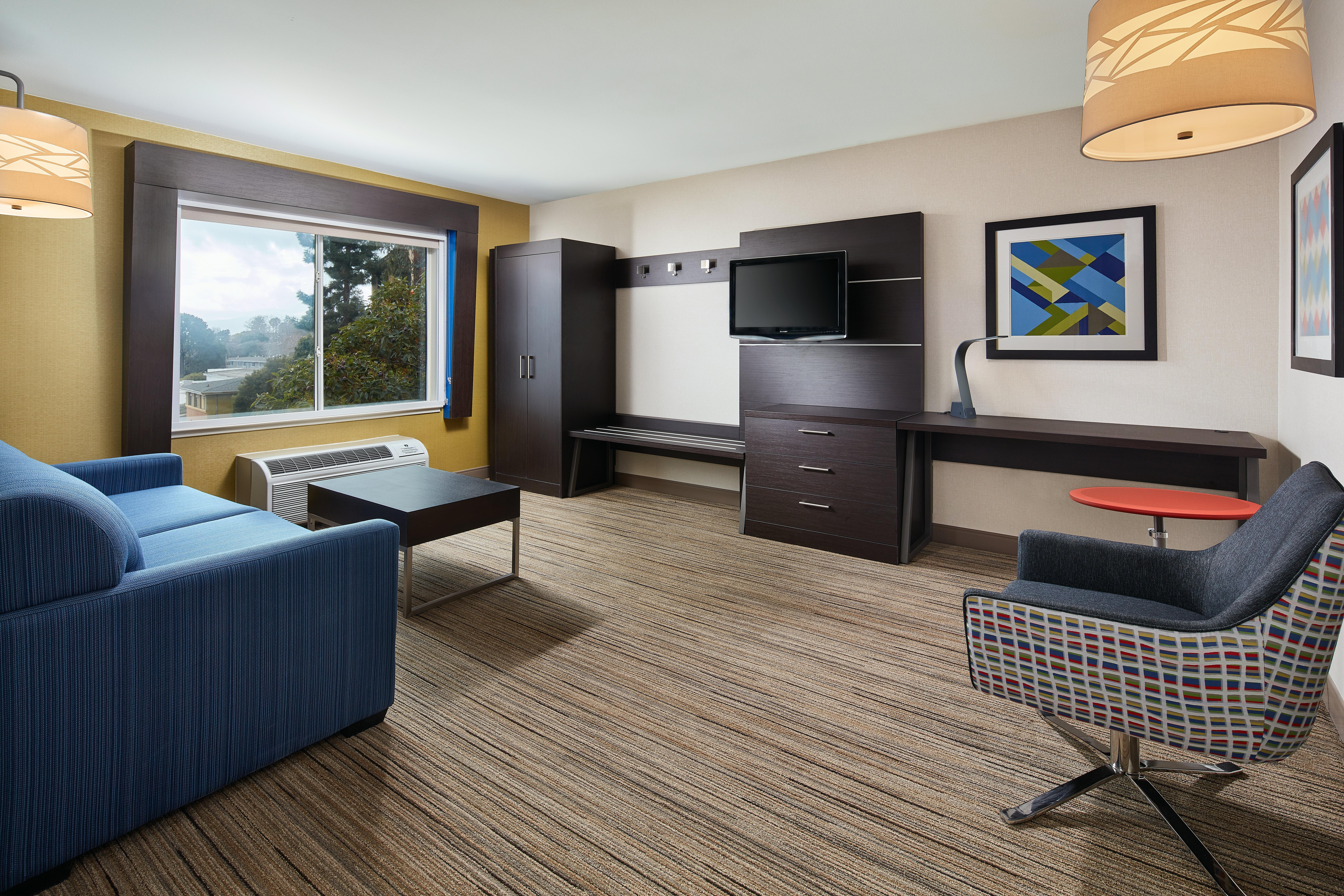Holiday Inn Express Hotel & Suites Belmont By Ihg Екстериор снимка