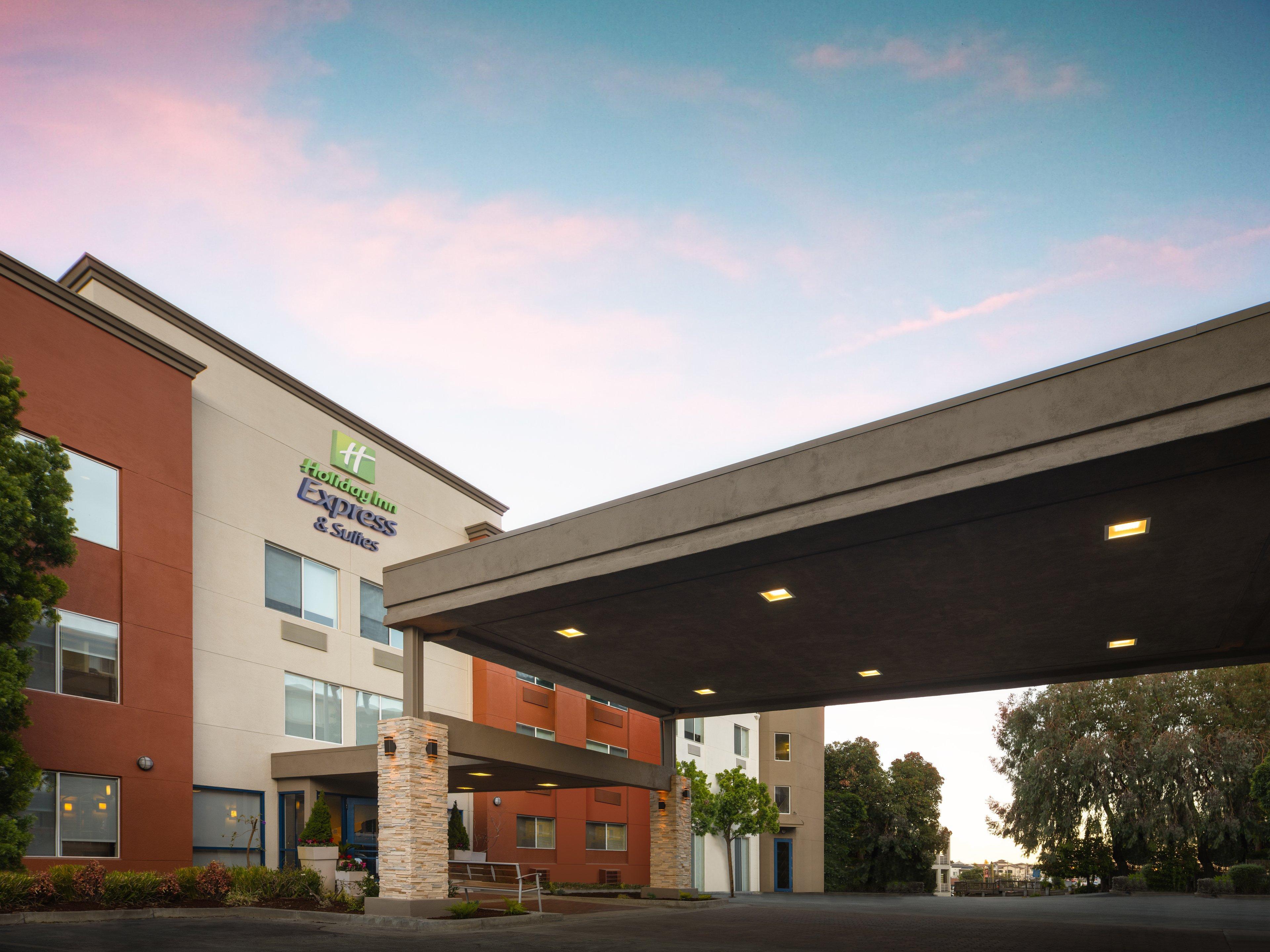 Holiday Inn Express Hotel & Suites Belmont By Ihg Екстериор снимка