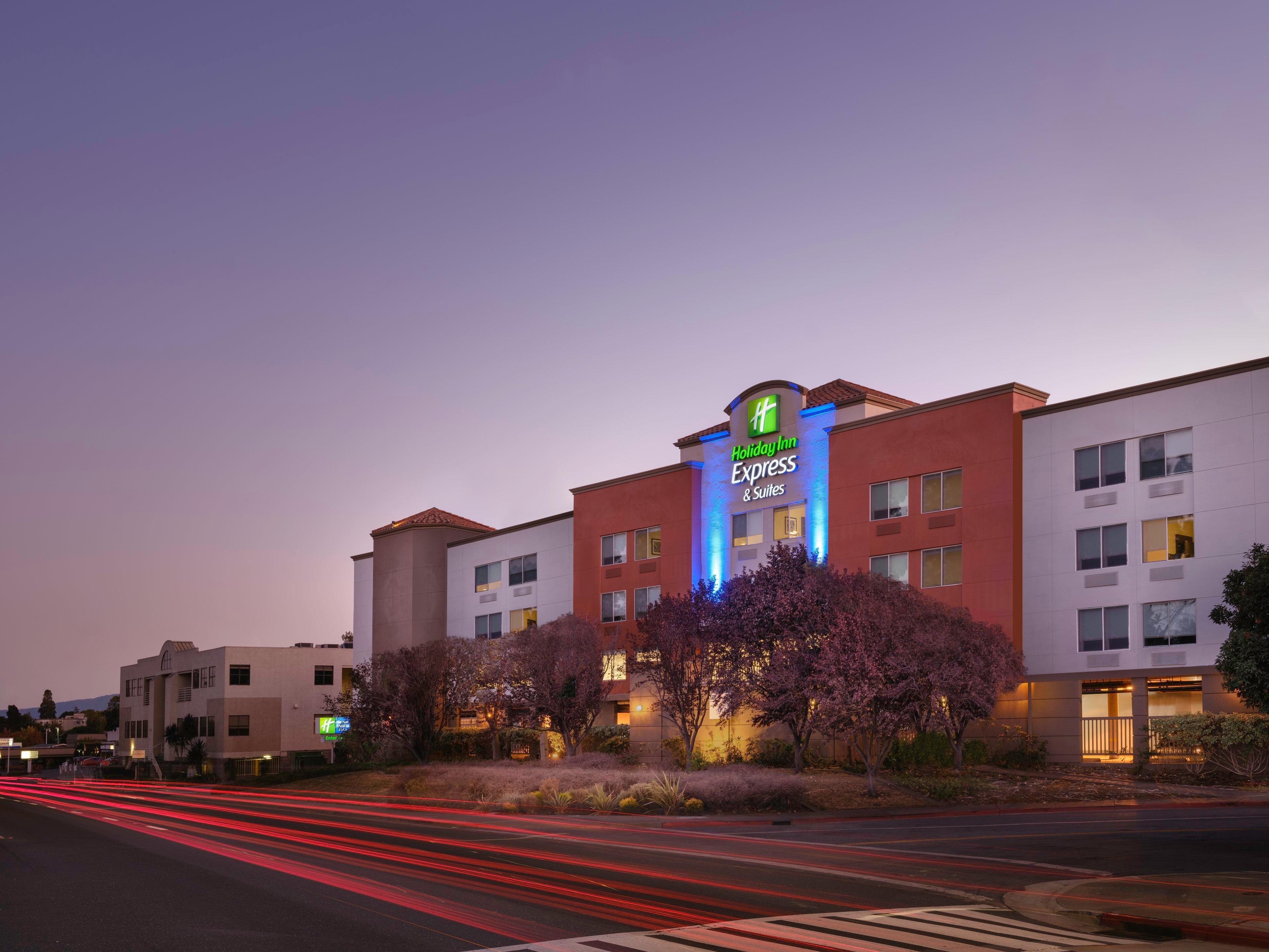 Holiday Inn Express Hotel & Suites Belmont By Ihg Екстериор снимка