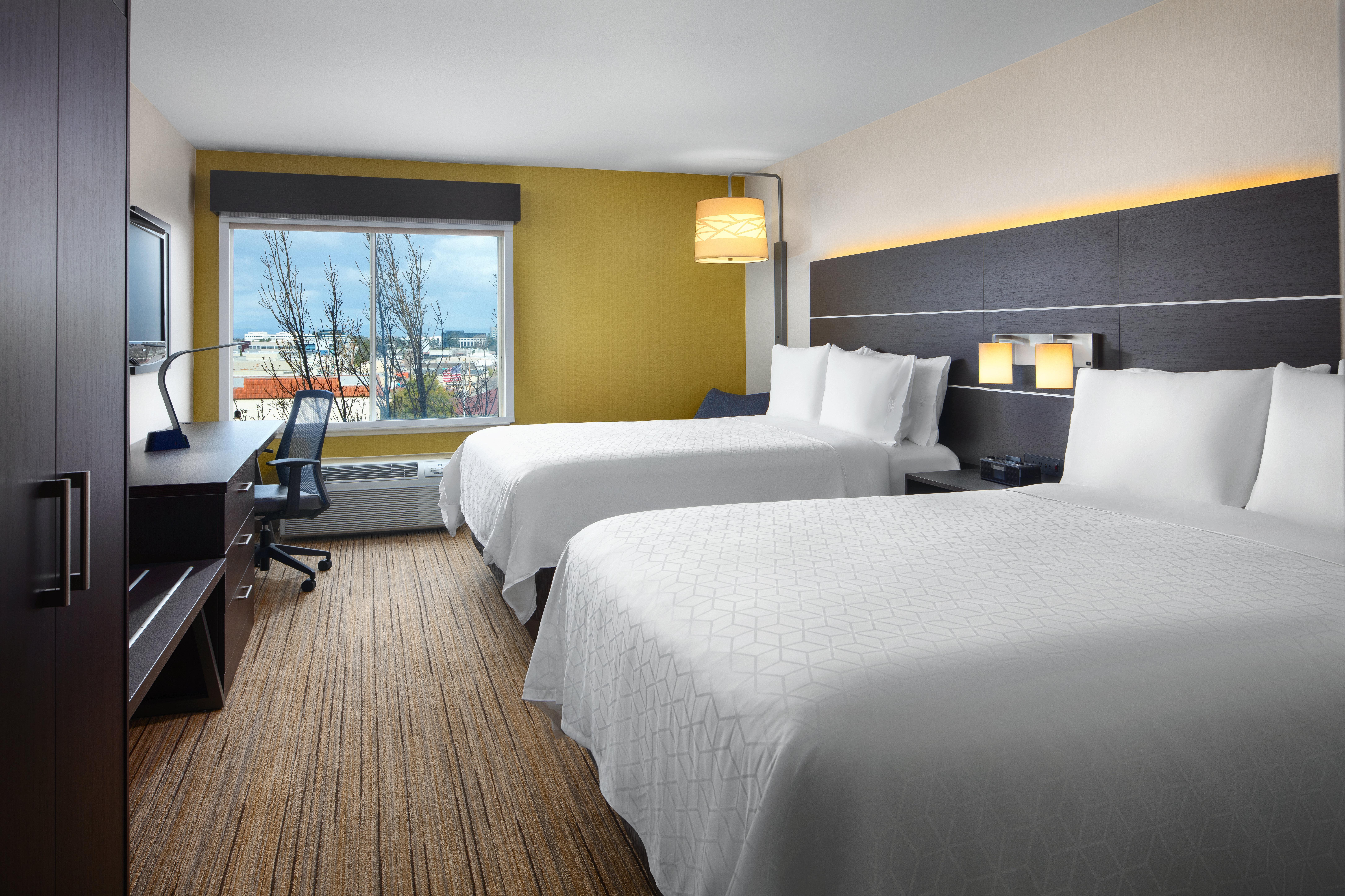 Holiday Inn Express Hotel & Suites Belmont By Ihg Екстериор снимка