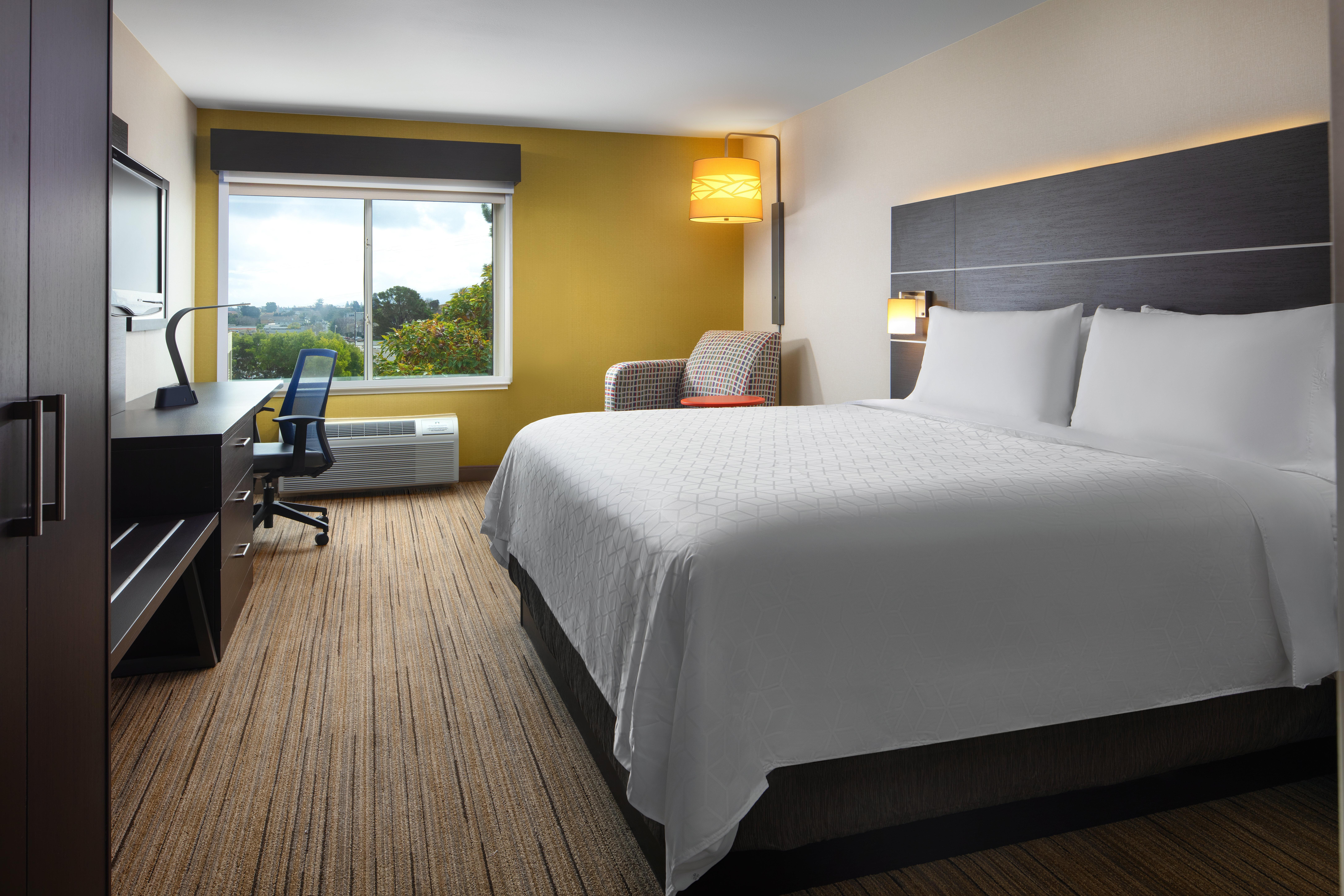 Holiday Inn Express Hotel & Suites Belmont By Ihg Екстериор снимка