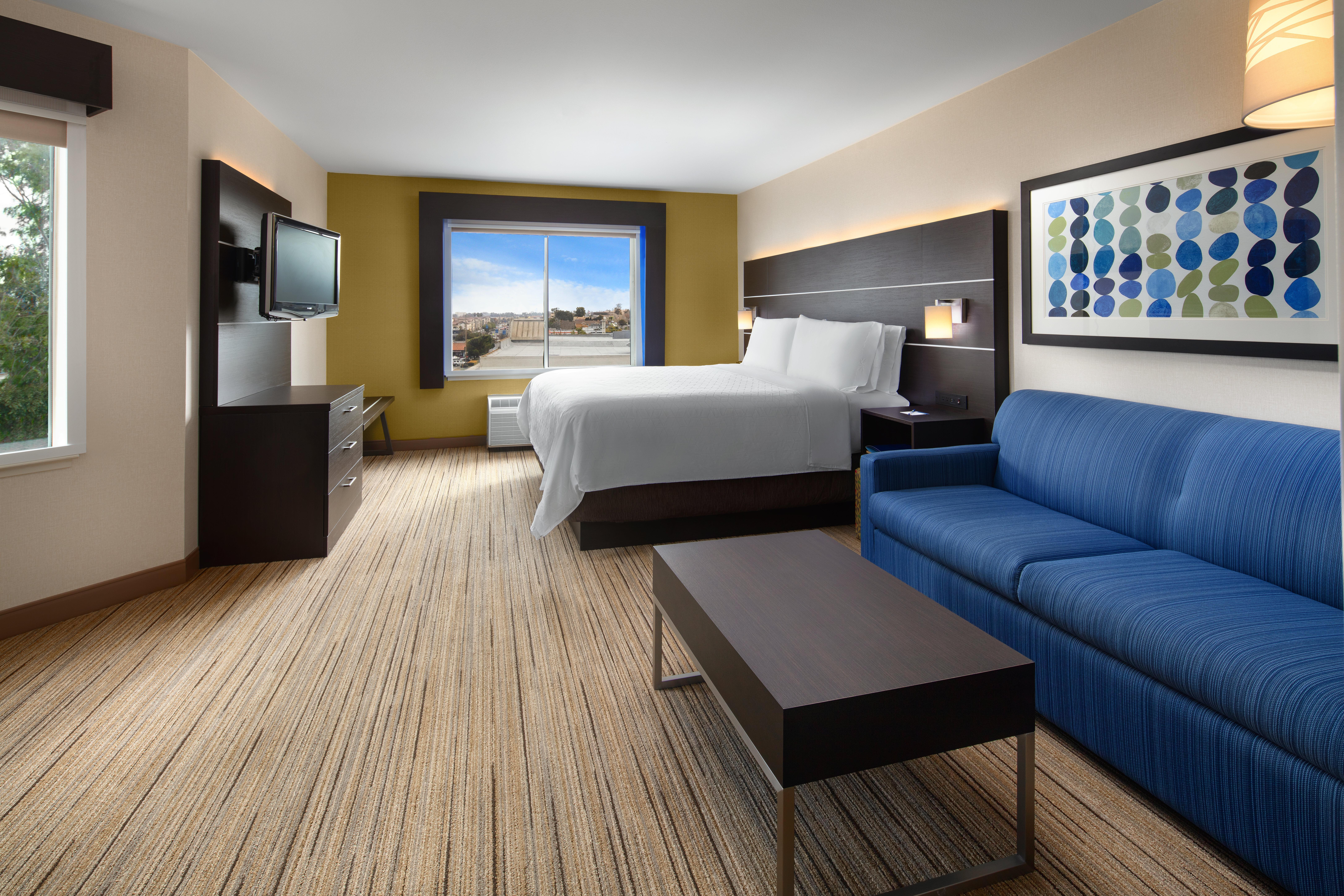 Holiday Inn Express Hotel & Suites Belmont By Ihg Екстериор снимка