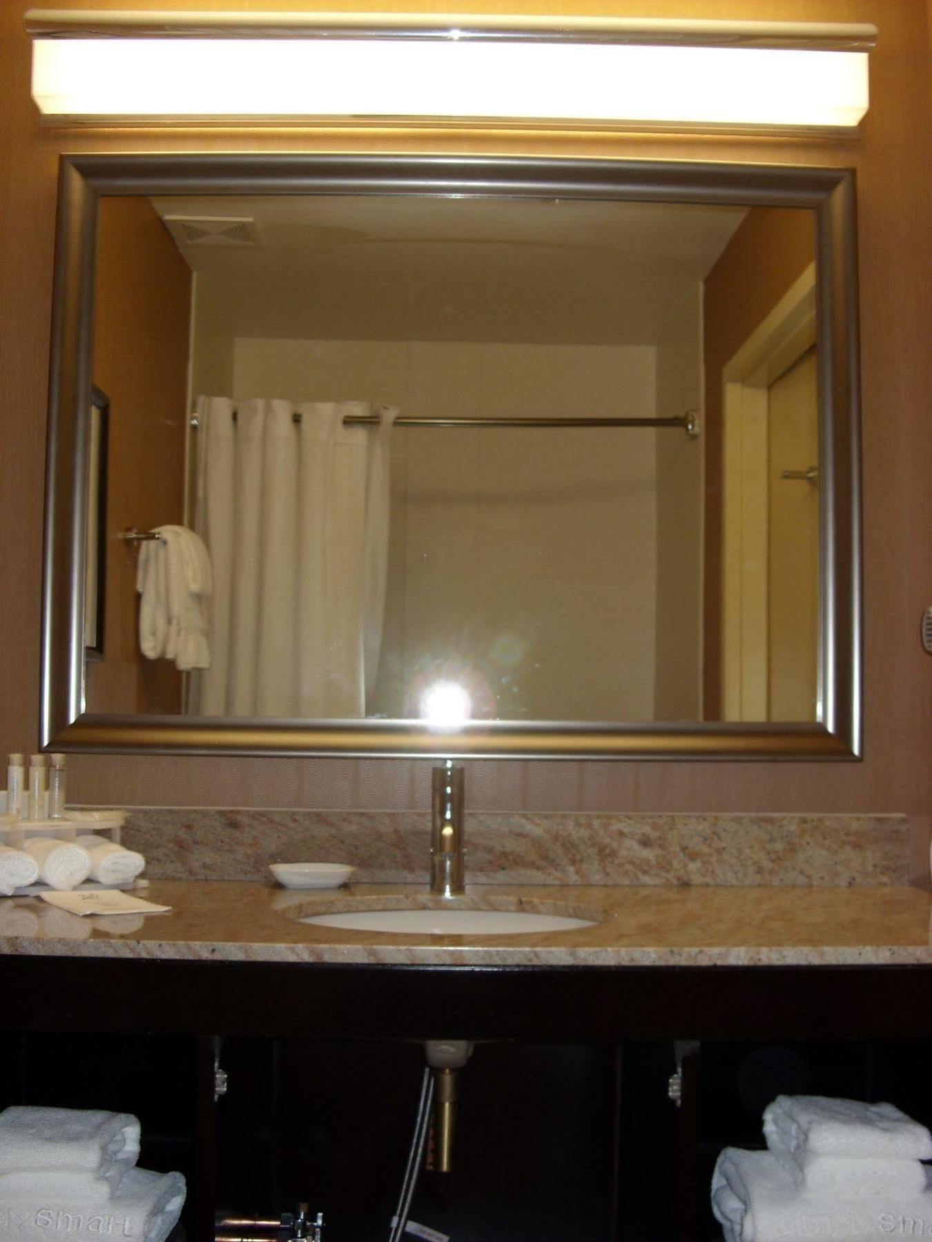 Holiday Inn Express Hotel & Suites Belmont By Ihg Екстериор снимка