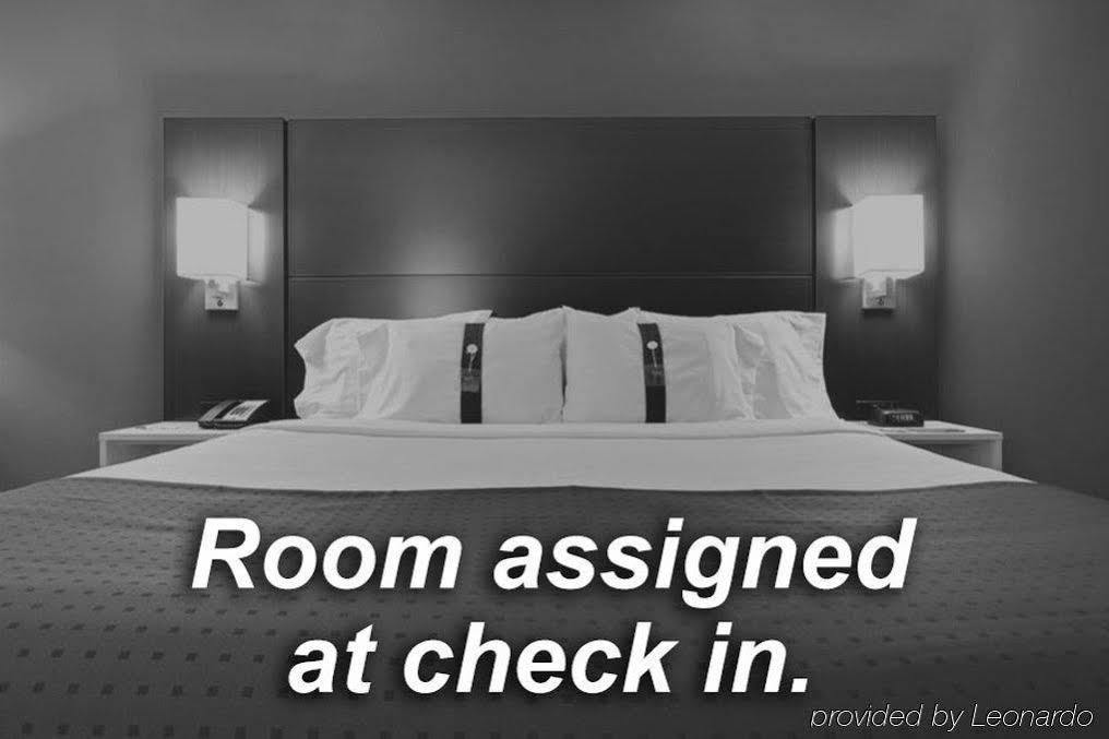 Holiday Inn Express Hotel & Suites Belmont By Ihg Екстериор снимка