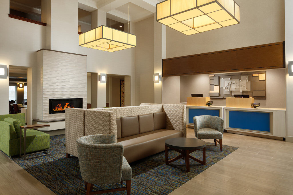 Holiday Inn Express Hotel & Suites Belmont By Ihg Екстериор снимка